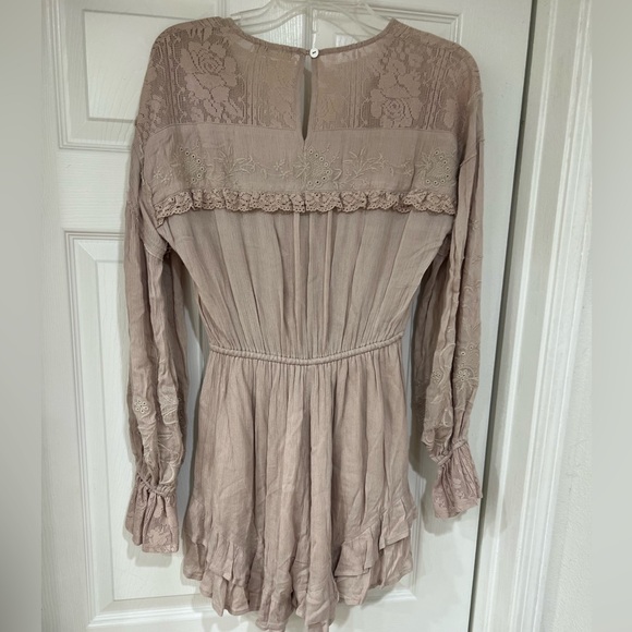 NEW tan boho lace ruffle bow romper - Picture 4 of 10